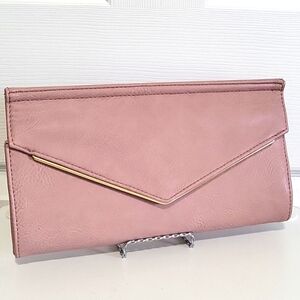 *HOMECOMING* Faux leather clutch